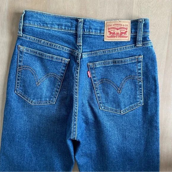 Levi’s Wedgie Straight Button Fly Jeans - Picture 7 of 12